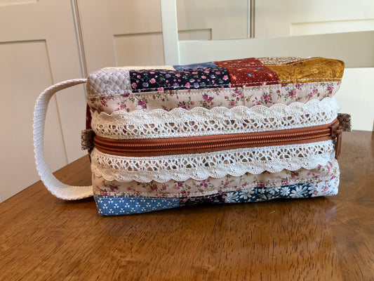 Quilt Block and Lace Trim Boxy Bag no. 2